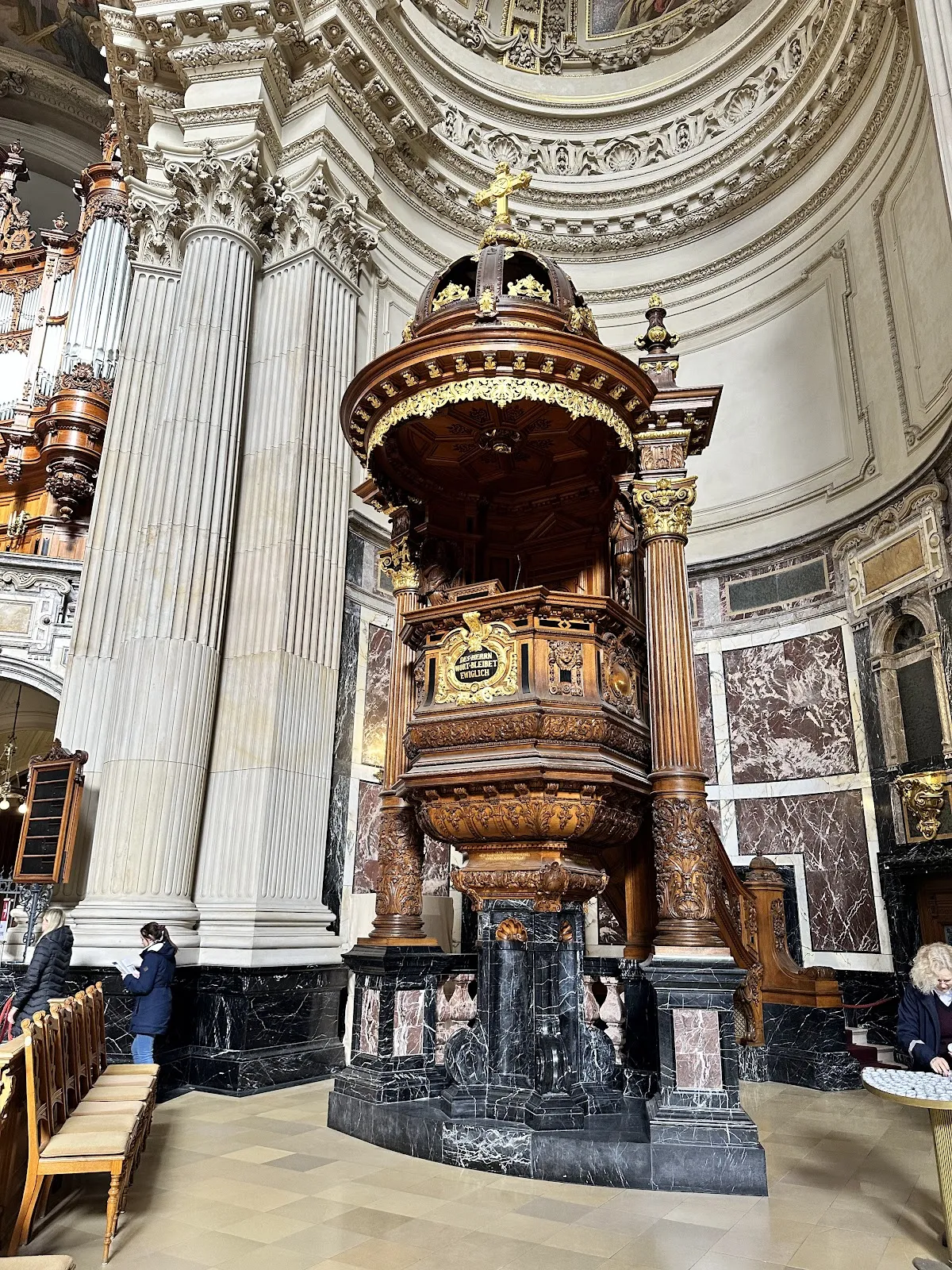 Памятник Хансу Бауму на Музейном острове, Берлин