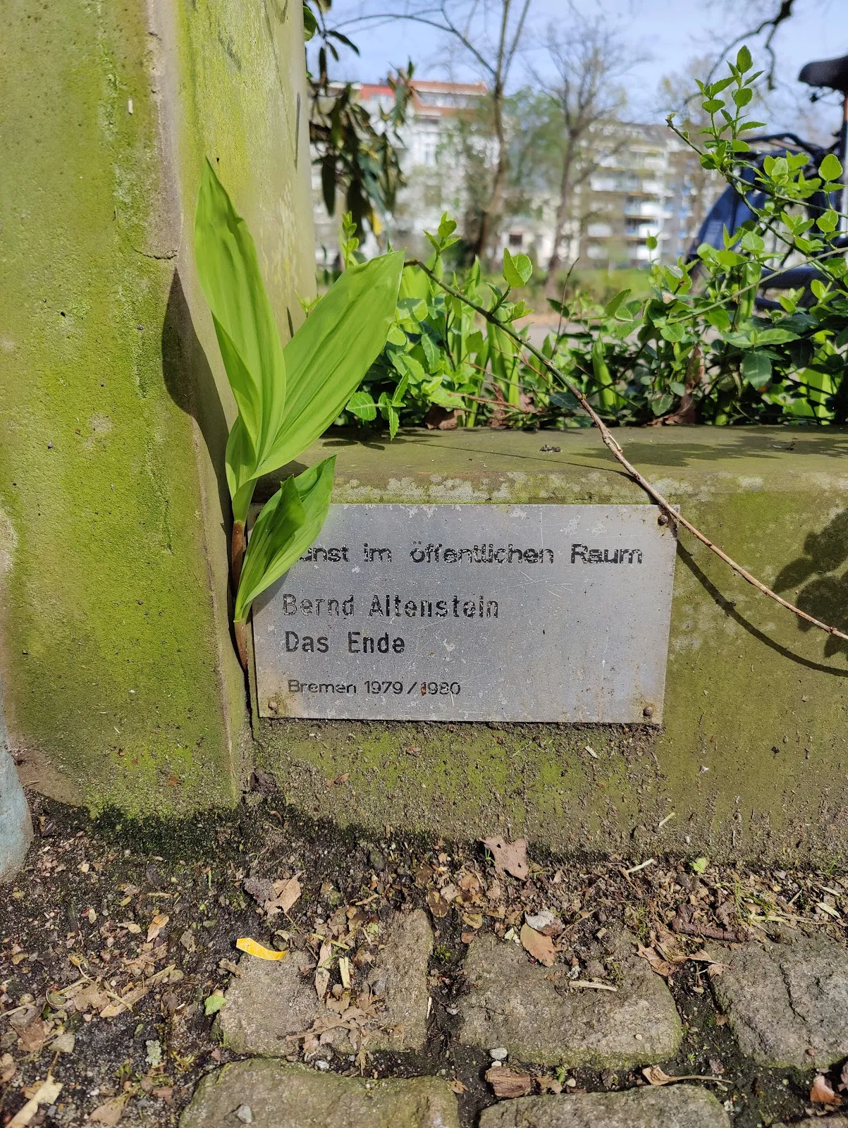 Памятник «Конец» в Бремене, Германия