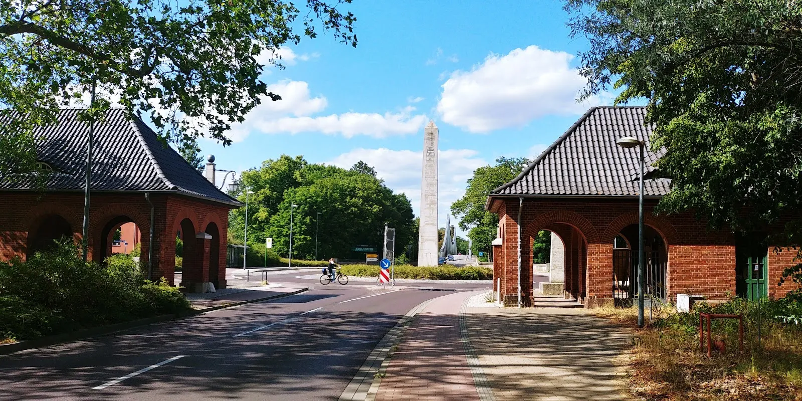 Памятник Кригеру, мавзолей Рудольфа Кригера, Бранденбург-на-Хафеле