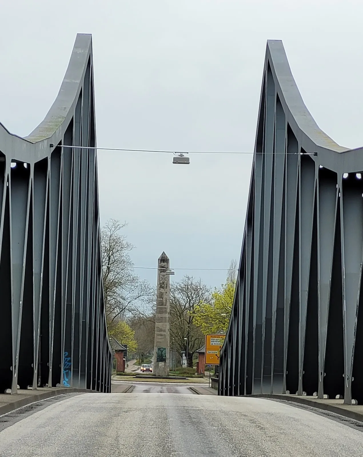 Памятник Кригеру, мавзолей Рудольфа Кригера, Бранденбург-на-Хафеле