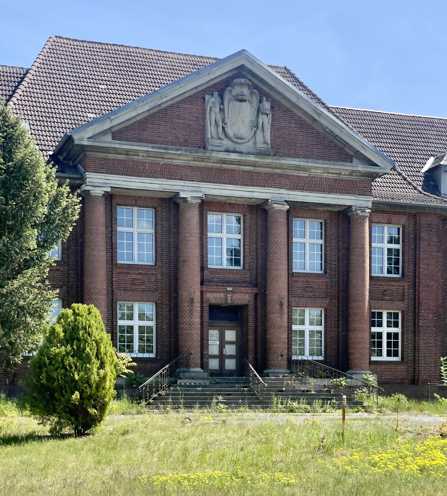 Памятник Кригеру, мавзолей Рудольфа Кригера, Бранденбург-на-Хафеле