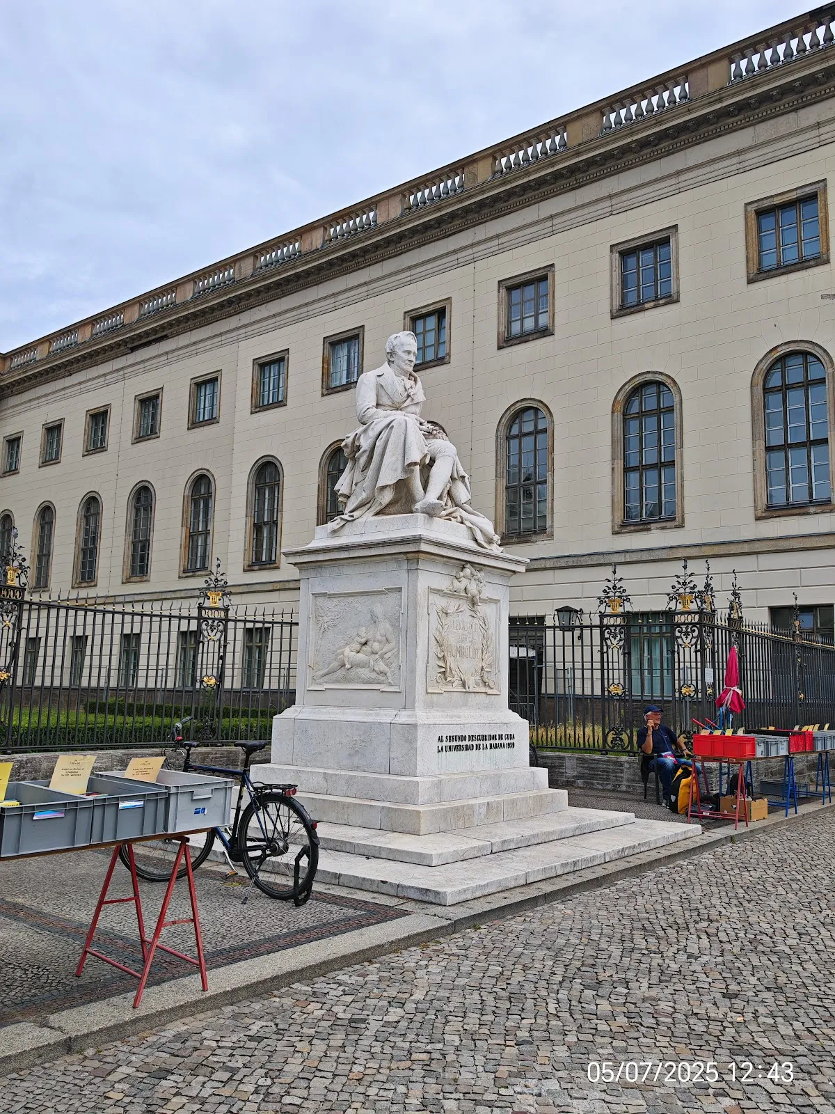 Памятник Лизе Мейтнер в Берлине, Германия