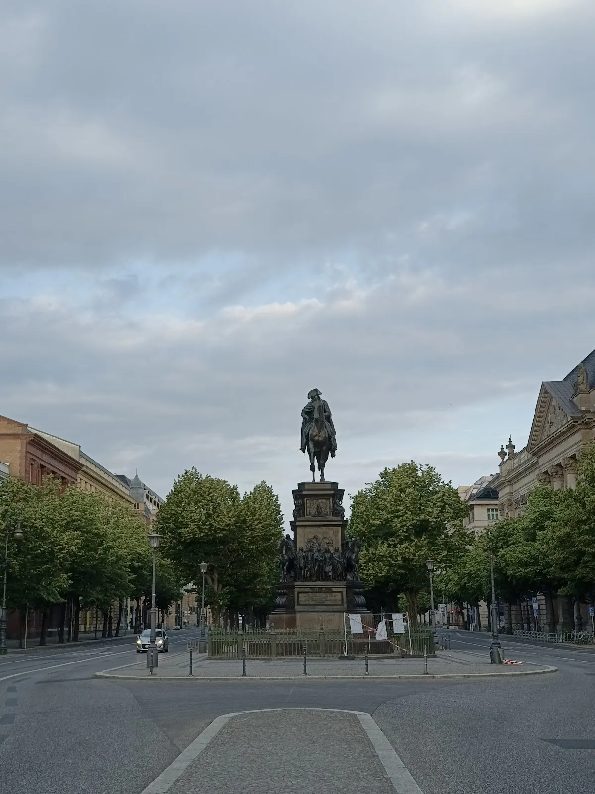 Памятник Лизе Мейтнер в Берлине, Германия