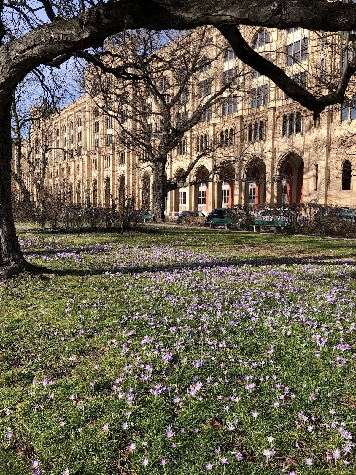 Памятник Максимилиану II в Мюнхене, Германия