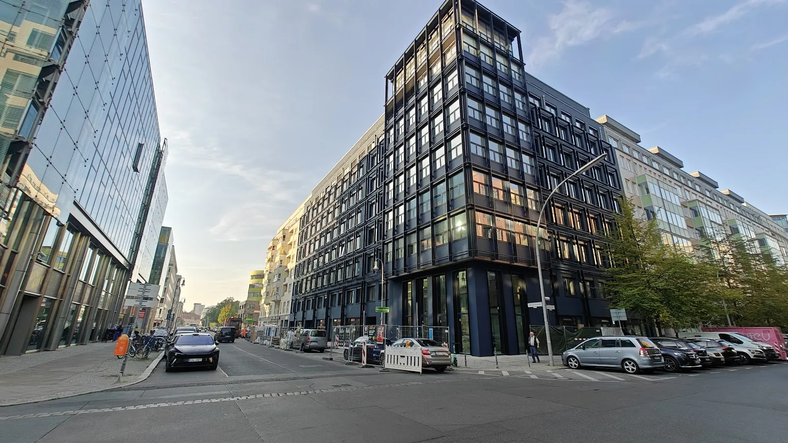 Памятник Петеру Фехтеру, мемориал жертвам Берлинской стены, Берлин, Германия