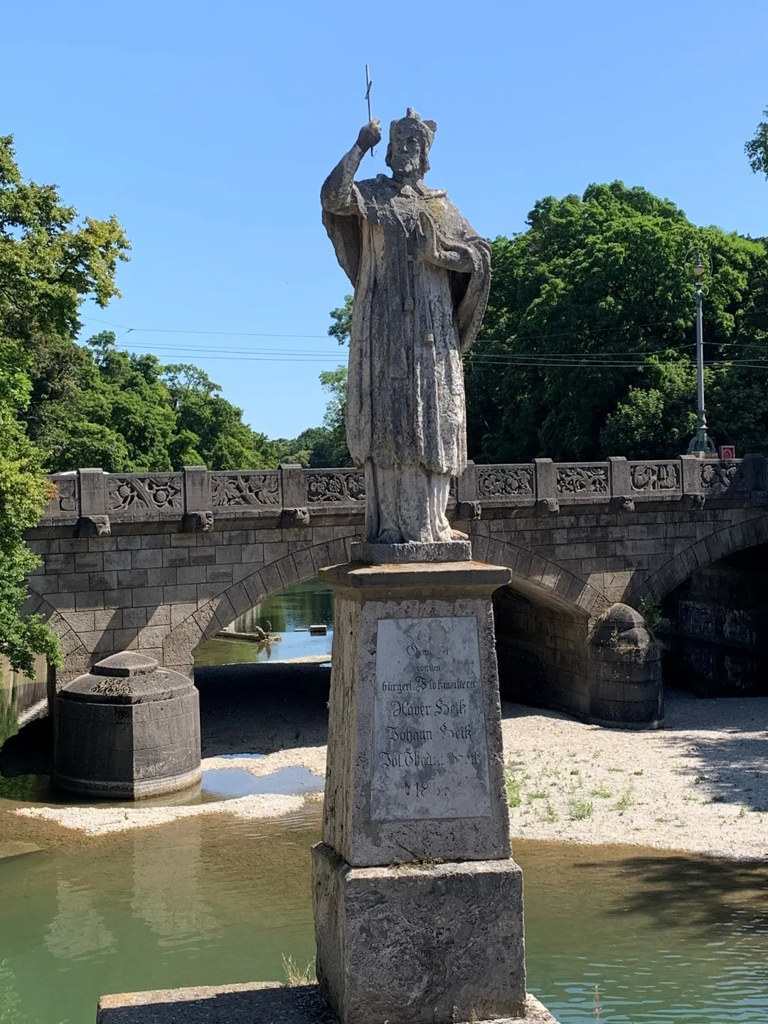 Памятник Рафтмастеру