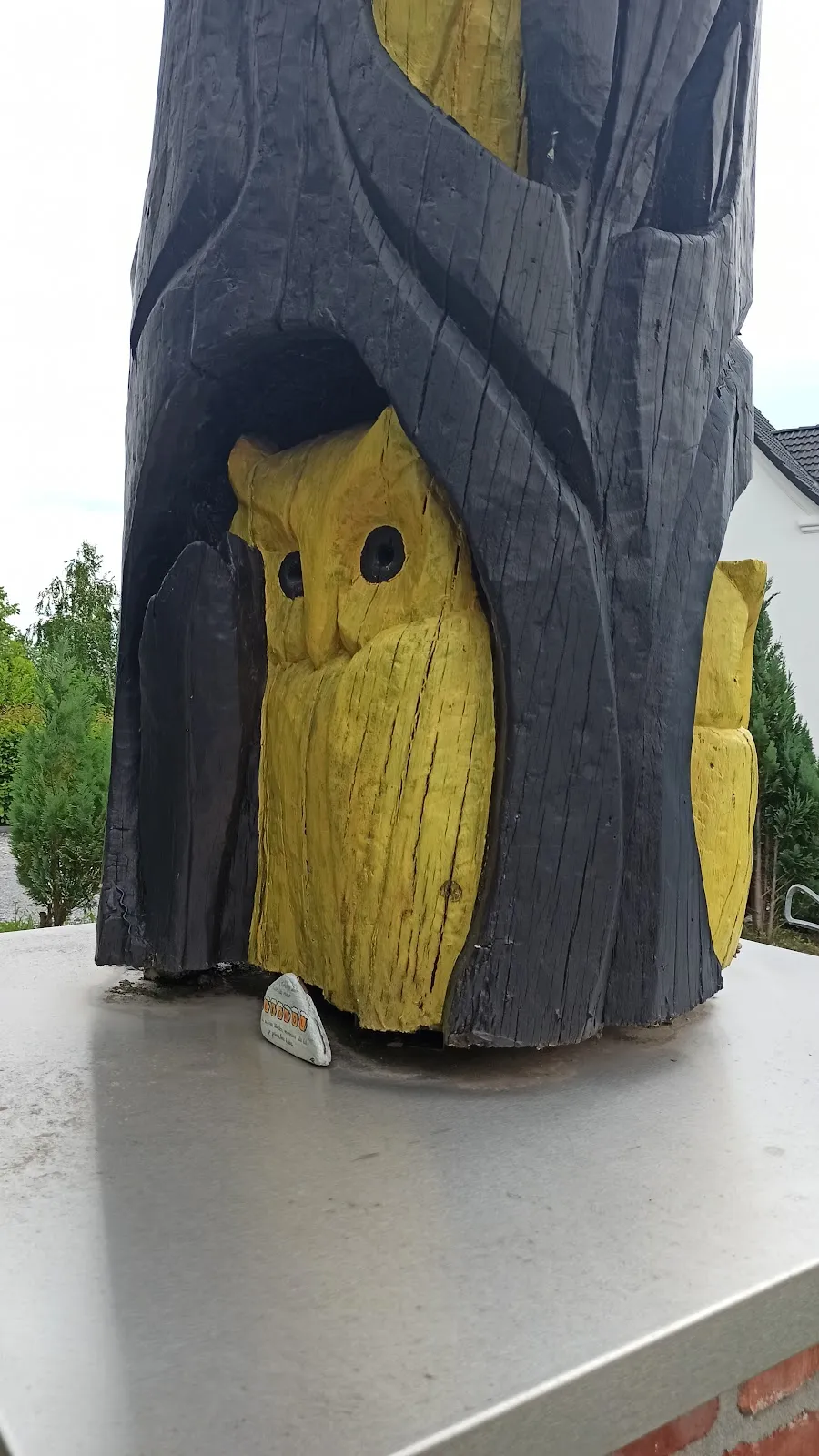 Памятник Сове, расположенный по адресу Eulenstraße 43, Фрёнденберг/Рур, Германия.