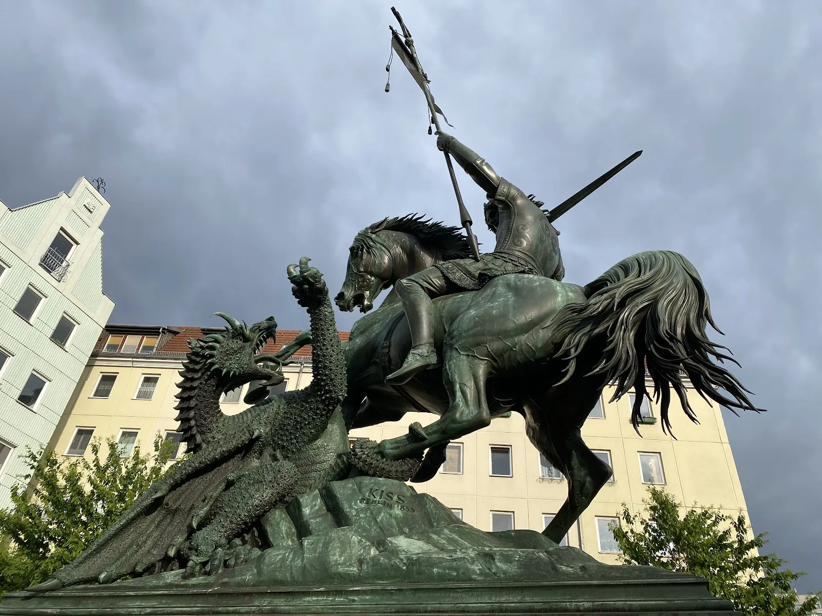 Памятник Святому Георгию – Победоносцу Дракона