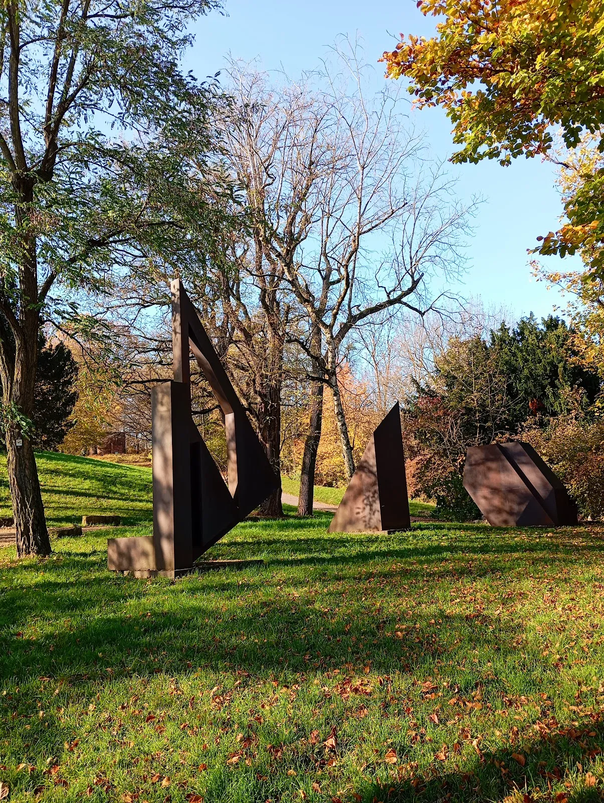 Памятник Вильгельму Хауфф на холме Хазенберг в Штутгарте