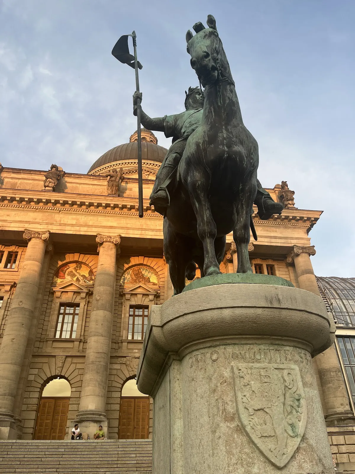 Памятник Воину в парке Хофгартен, Мюнхен