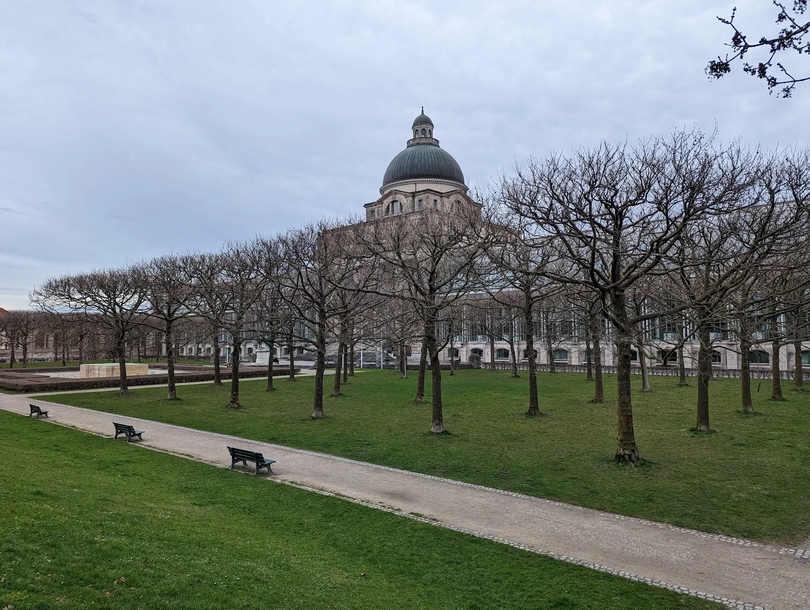 Памятник Воину в парке Хофгартен, Мюнхен