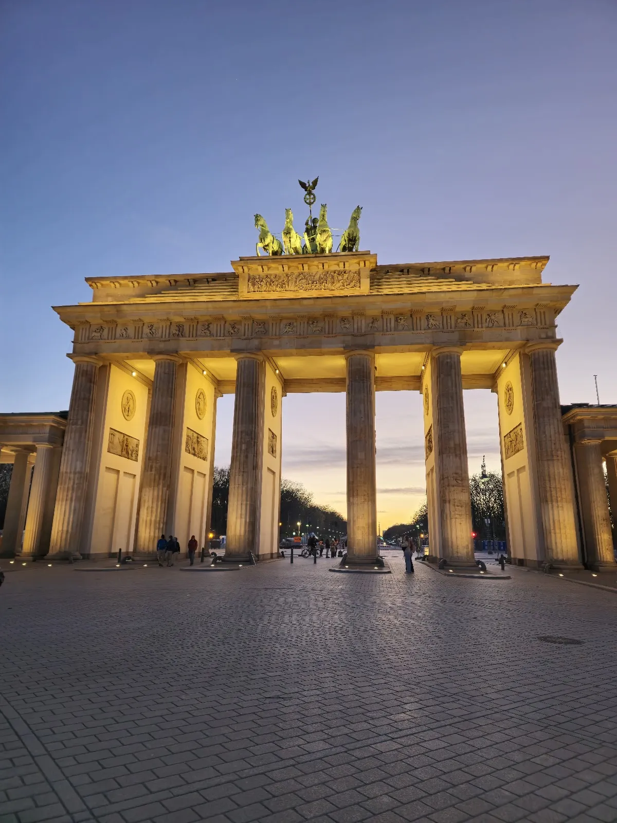 Парижская площадь