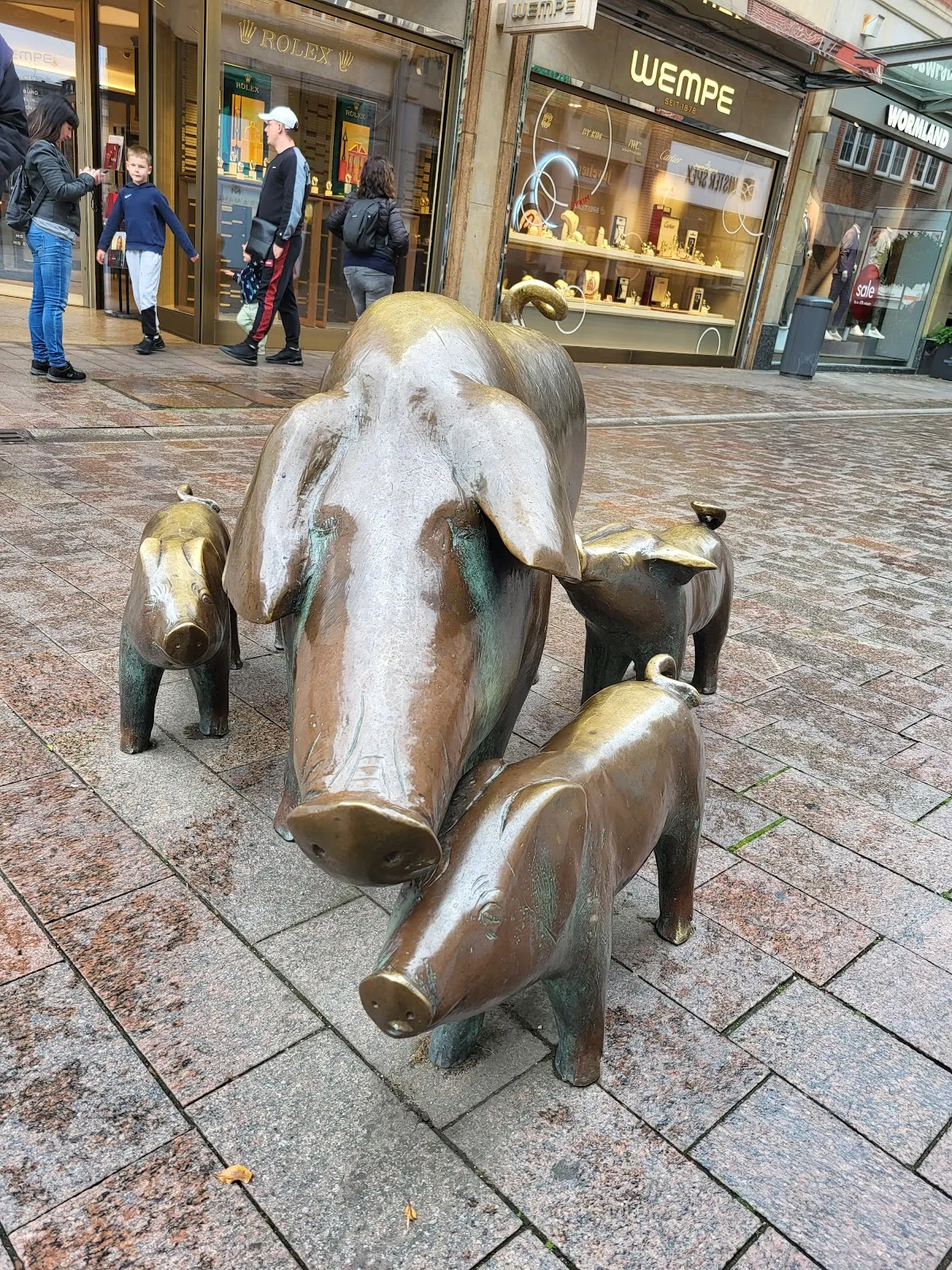 Скульптура Пастух со свиньями в городе Бремен, Германия