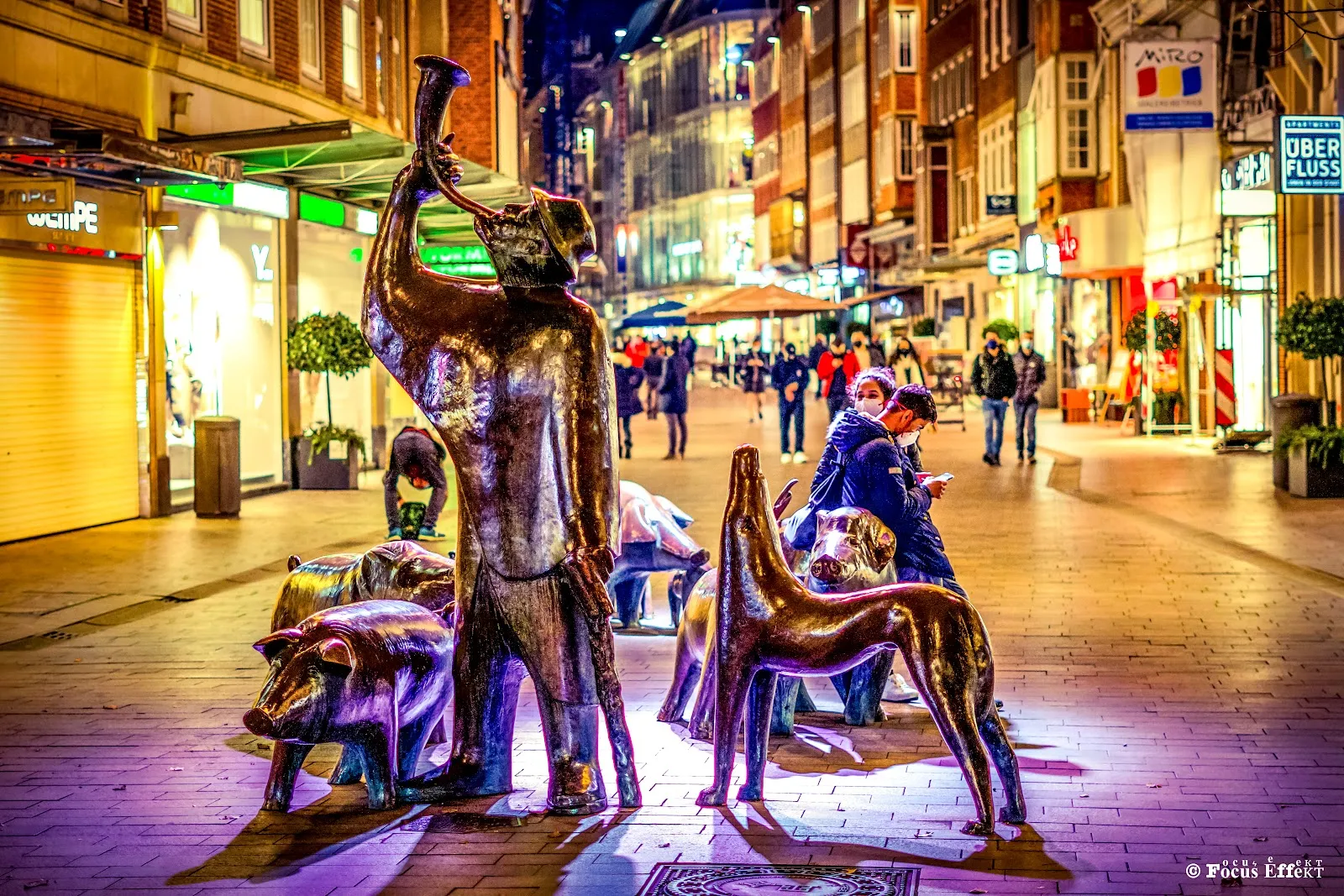 Скульптура Пастух со свиньями в городе Бремен, Германия