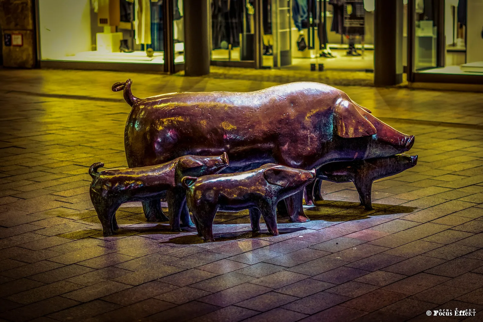 Скульптура Пастух со свиньями в городе Бремен, Германия