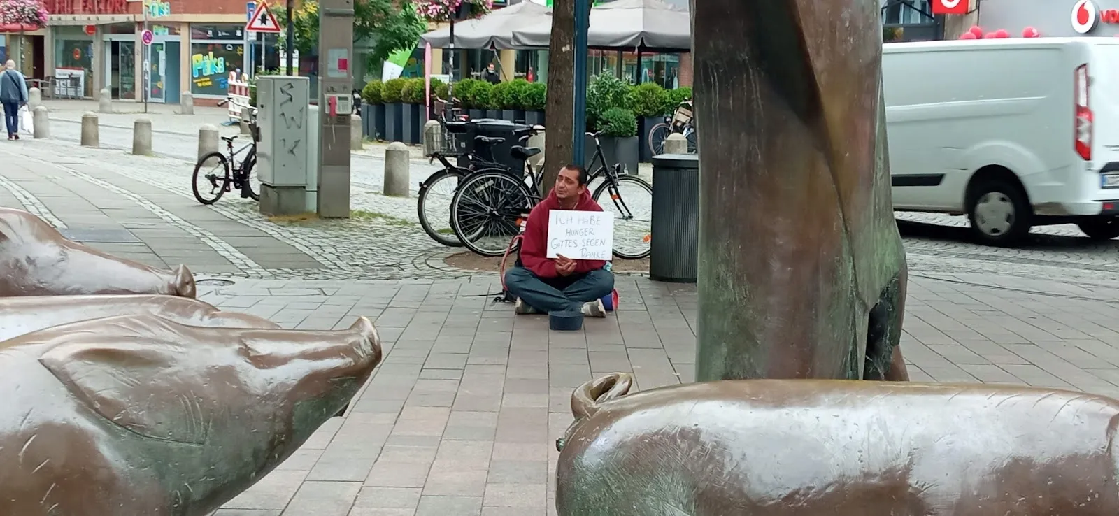 Скульптура Пастух со свиньями в городе Бремен, Германия