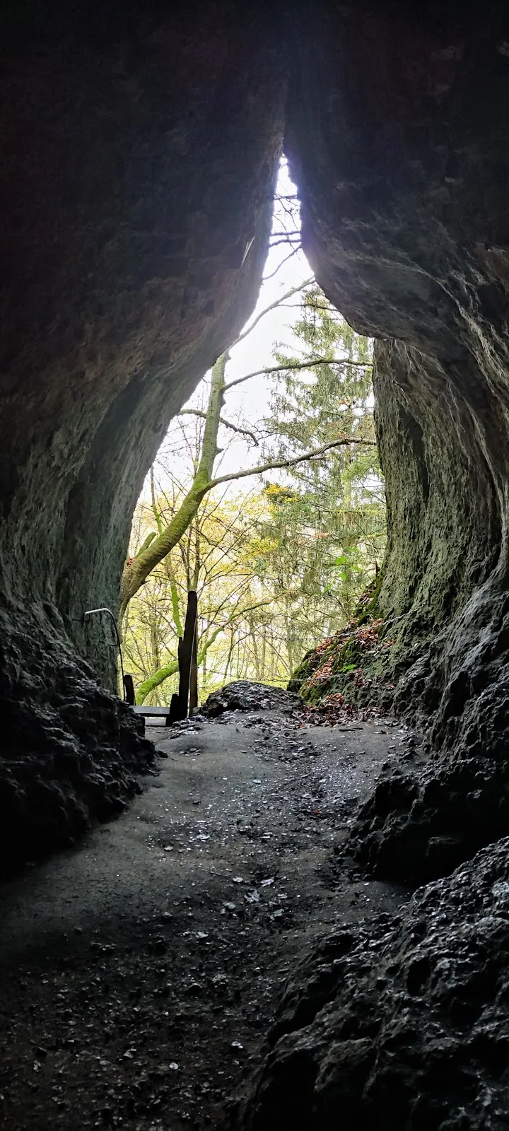 Вход в Пещеру Бухенлох, природная достопримечательность Германии