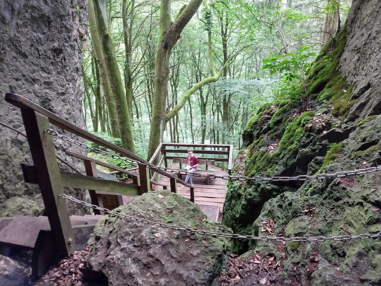 Вход в Пещеру Бухенлох, природная достопримечательность Германии