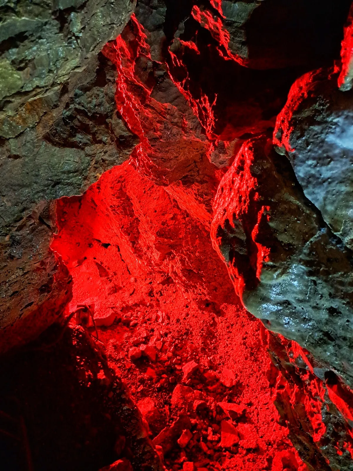 Вход в Пещеру Дьявола в Штайнау, Германия