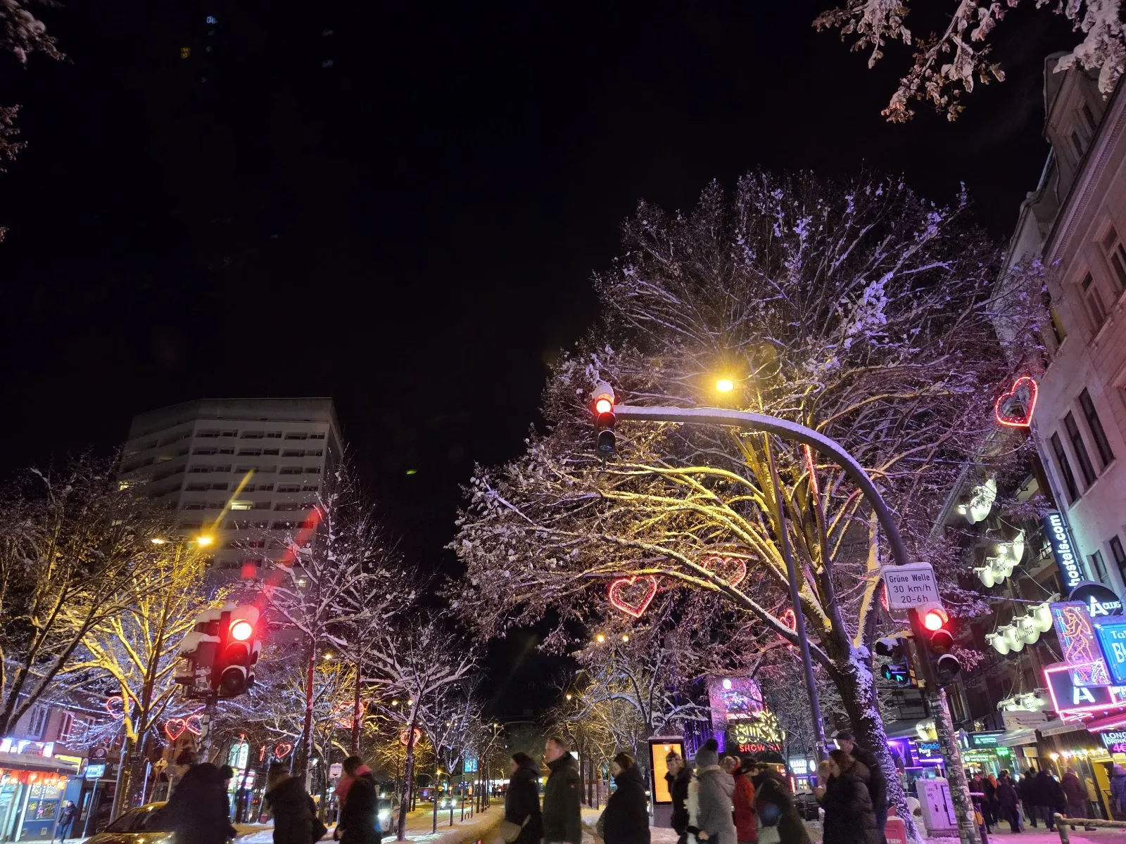 Площадь Битлз с памятным знаком группе The Beatles