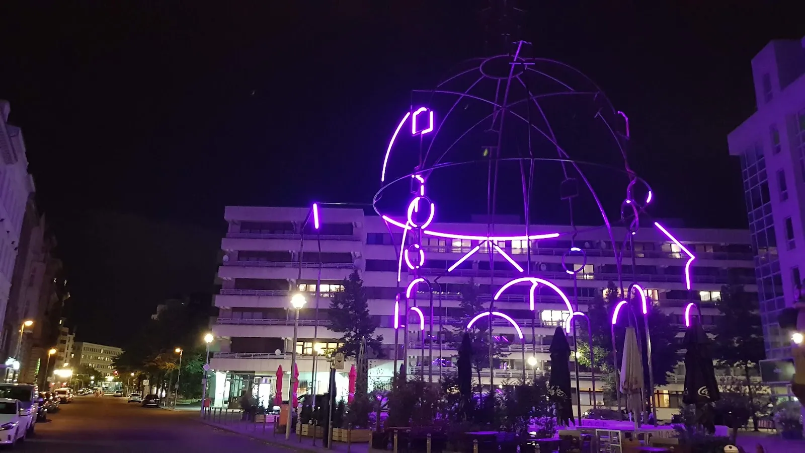 Площадь Церкви Святой Елизаветы в Берлине, Германия