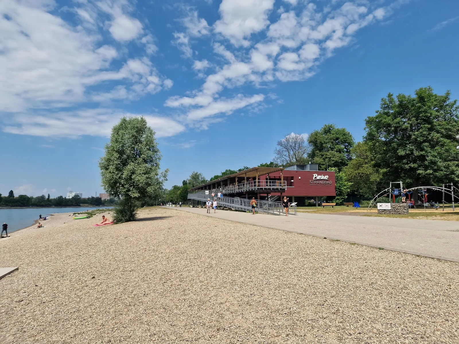 Пляж Мангейм-Неккарау