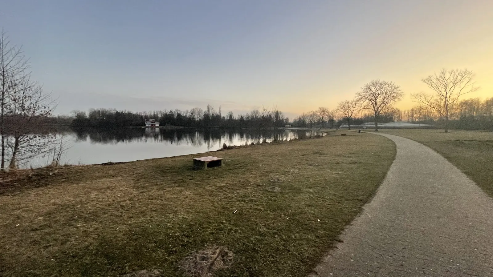 Пляж озера Валлер Фельдмарк