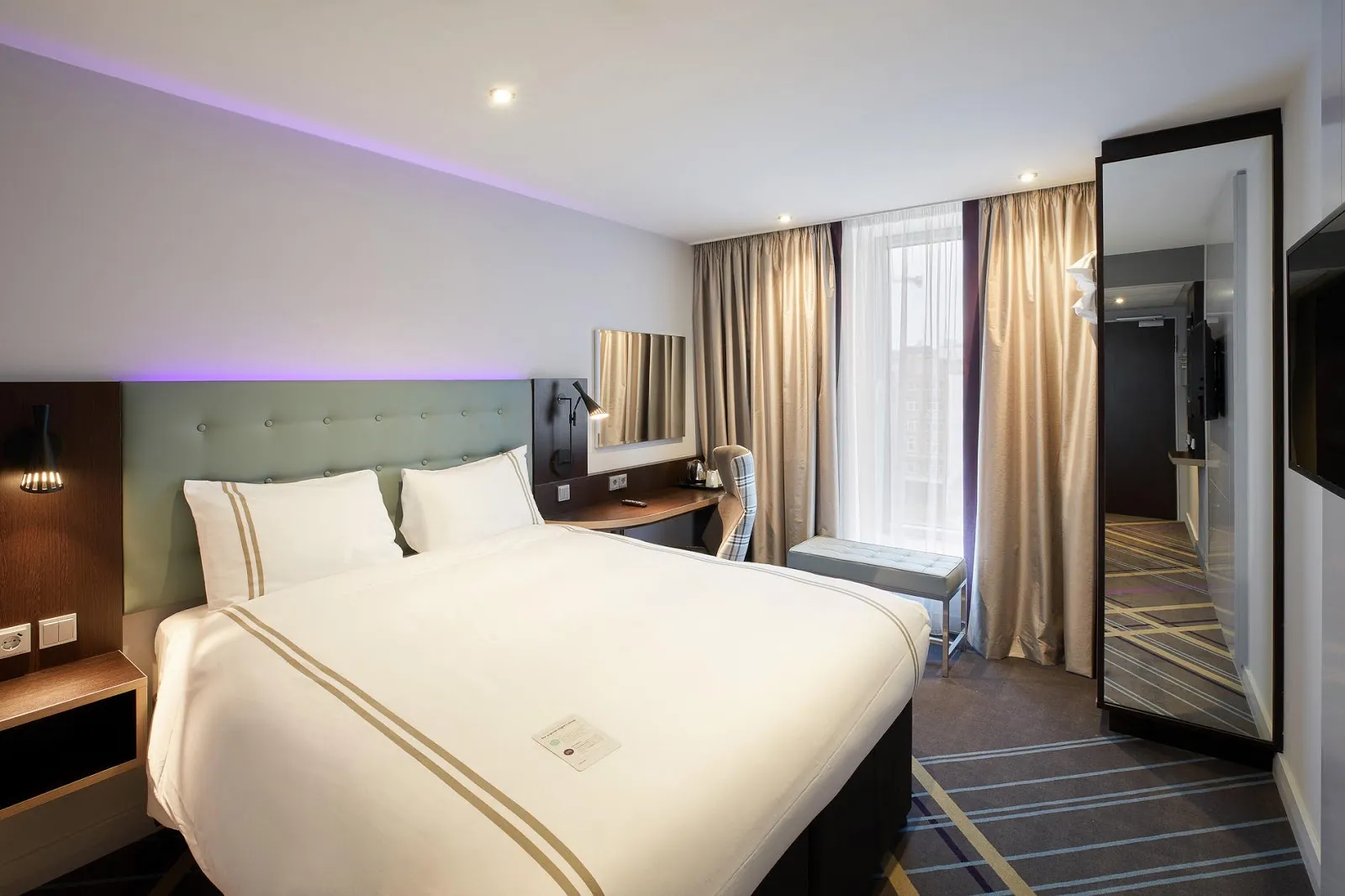 Внешний вид отеля Premier Inn Stuttgart City Centre