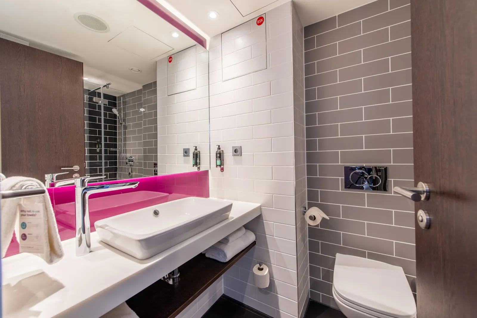 Внешний вид отеля Premier Inn Stuttgart City Centre