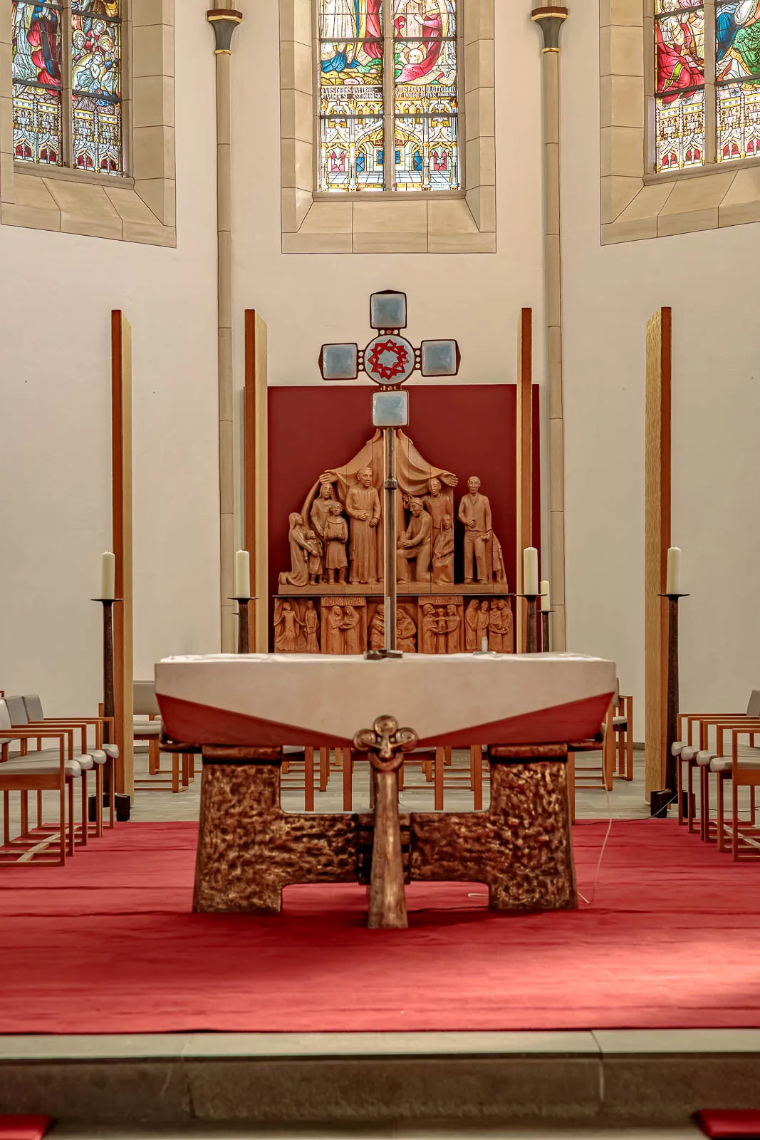 Фасад католической церкви Прихода Богоматери в Хольцвикеде, Германия