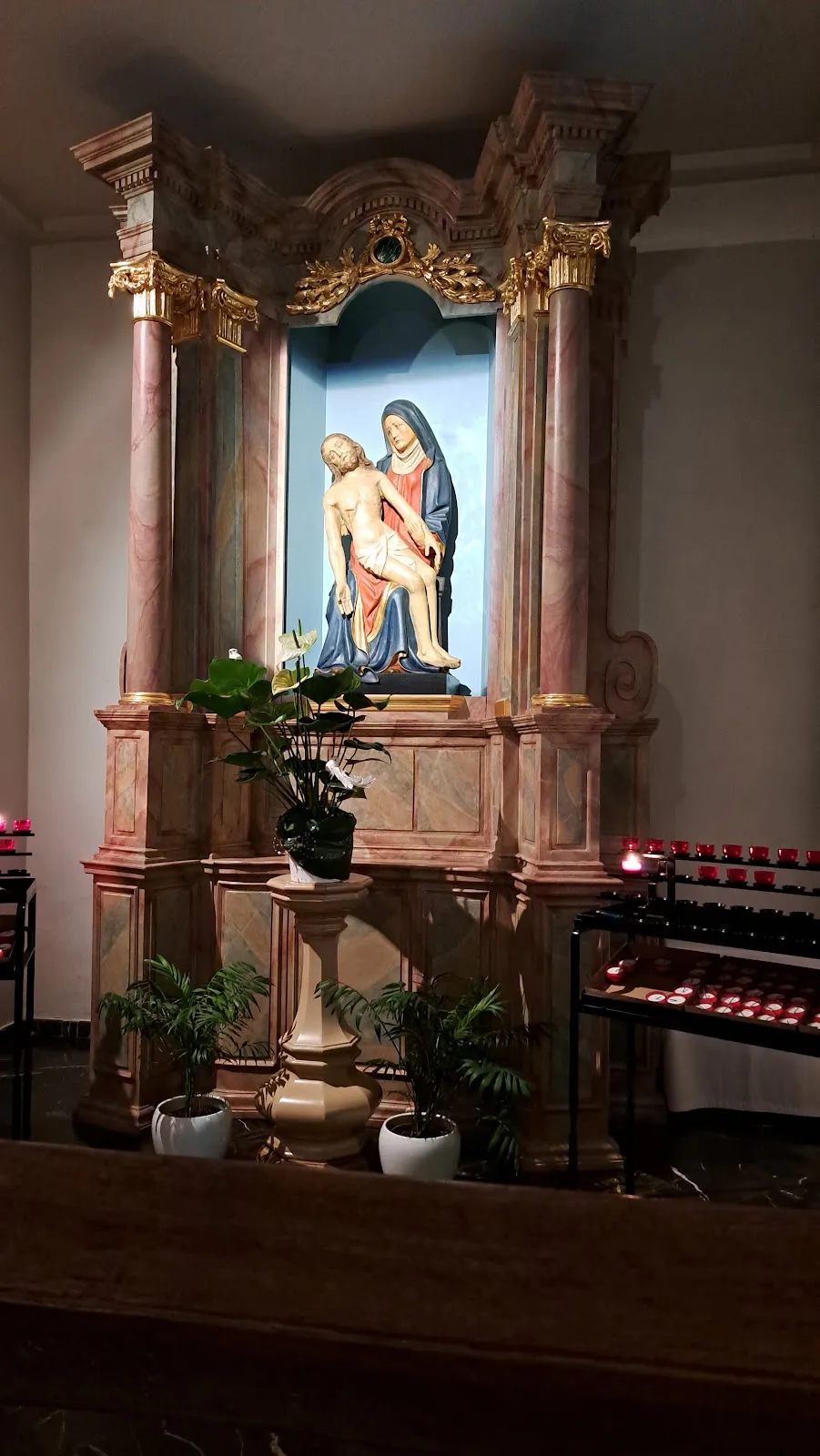 Фасад приходского и монастырского храма Святого Георгия в Зельбахе