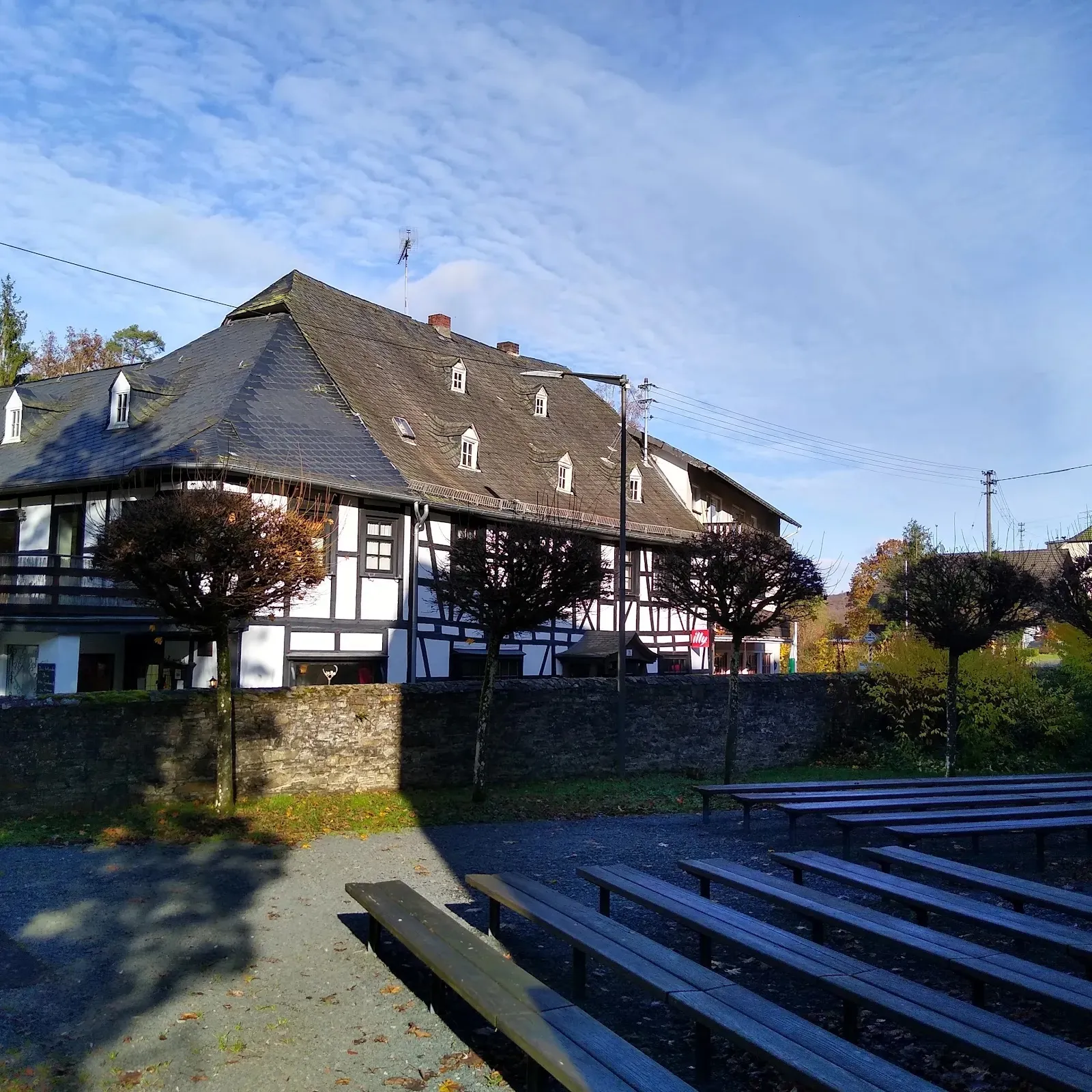 Фасад приходского и монастырского храма Святого Георгия в Зельбахе