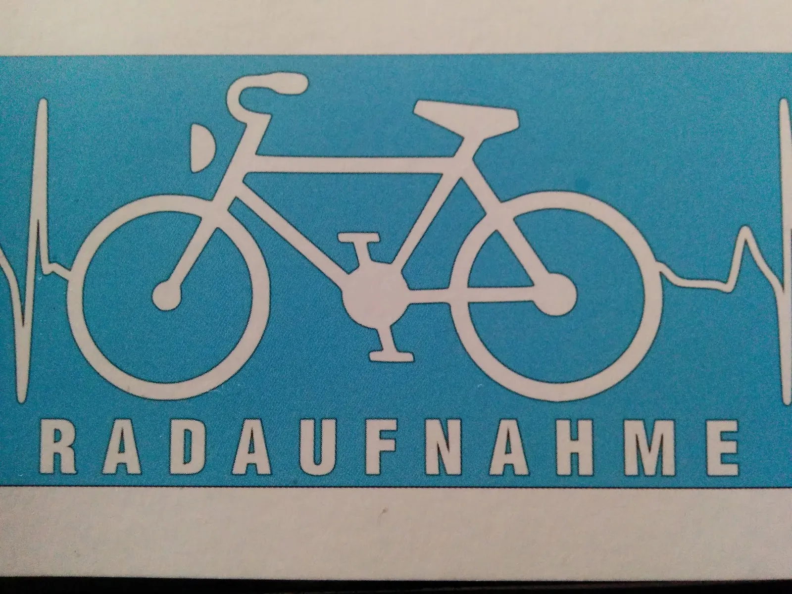 Вход в радоновую шахту с указателем