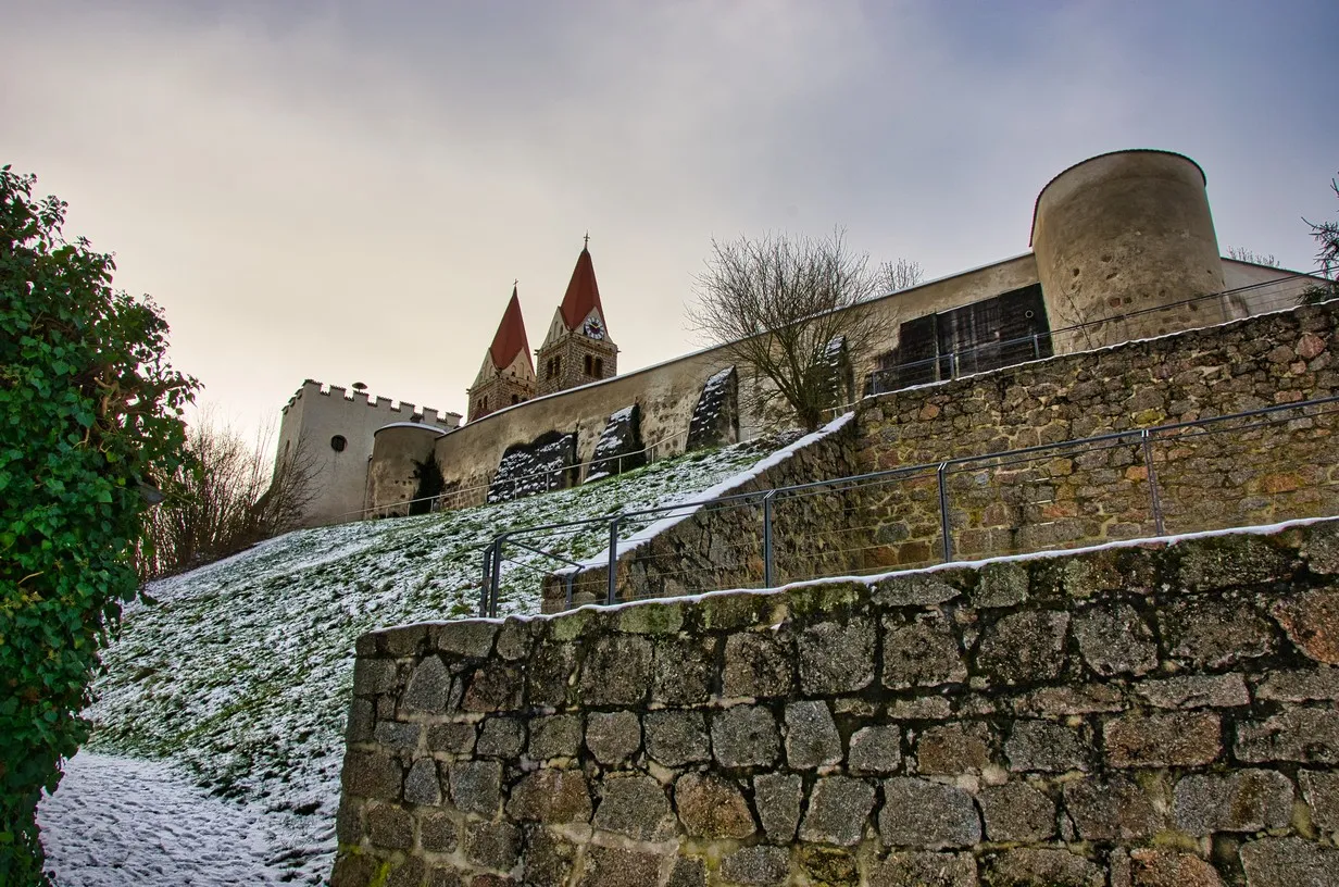 Вид на Райхенбахский монастырь с колокольней