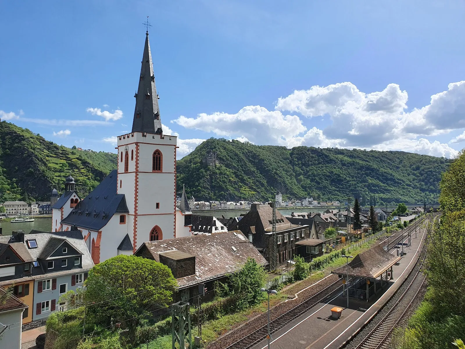 Вид на замок на Рейне, часть Тропы Рейнских Замков