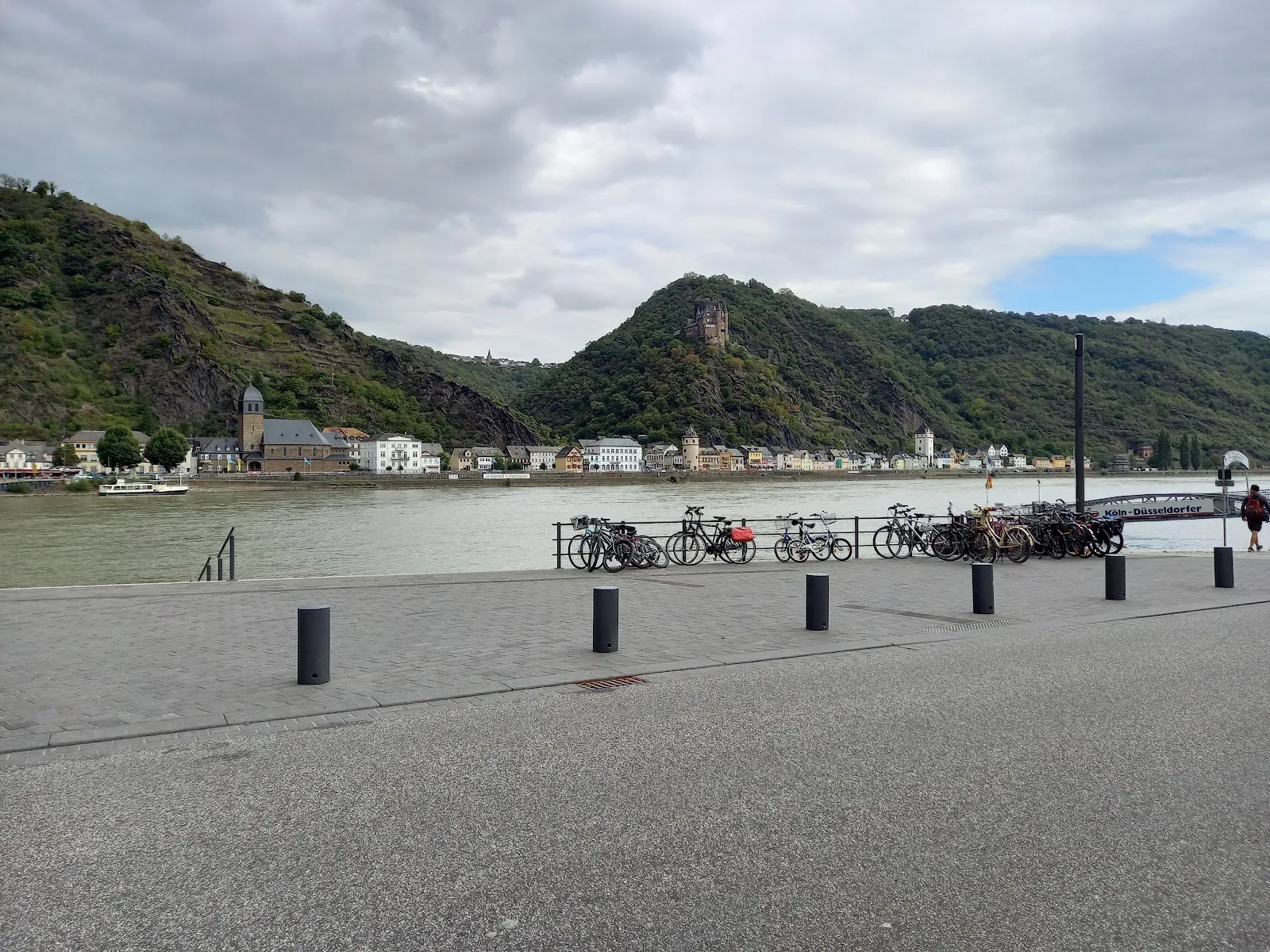 Вид на замок на Рейне, часть Тропы Рейнских Замков