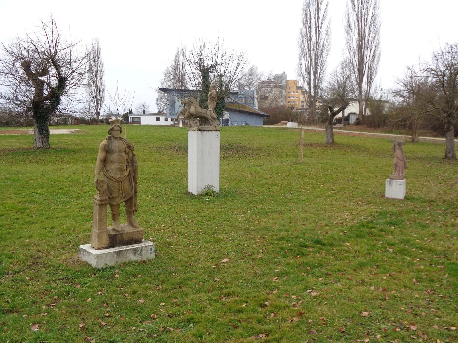 Остатки римских построек в Римском парке Кёнген