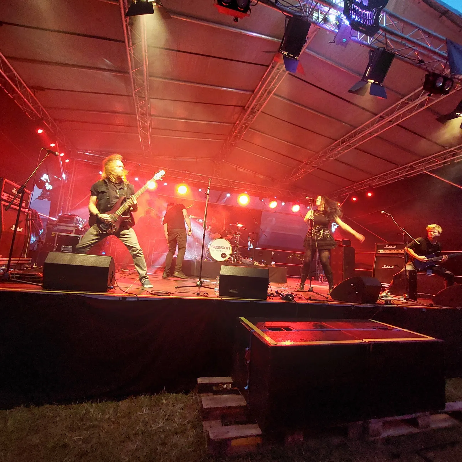 Рок на поле