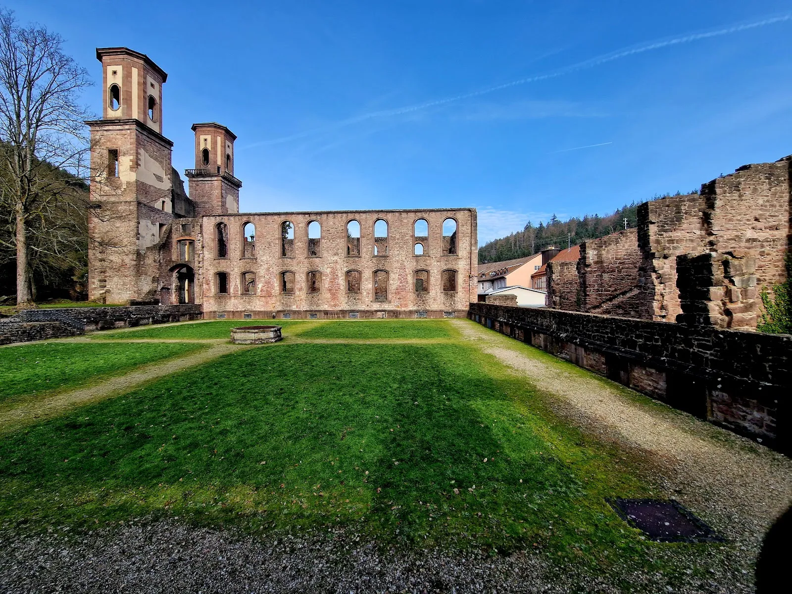 Руины монастыря Фрауэнальб