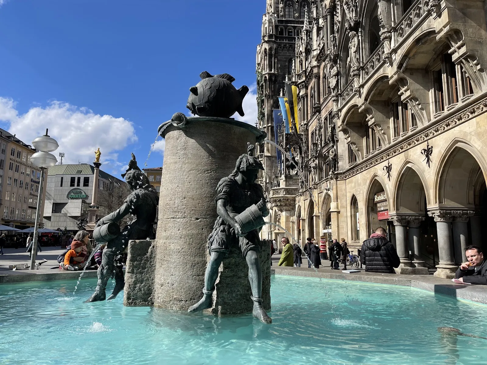 Рыбный фонтан