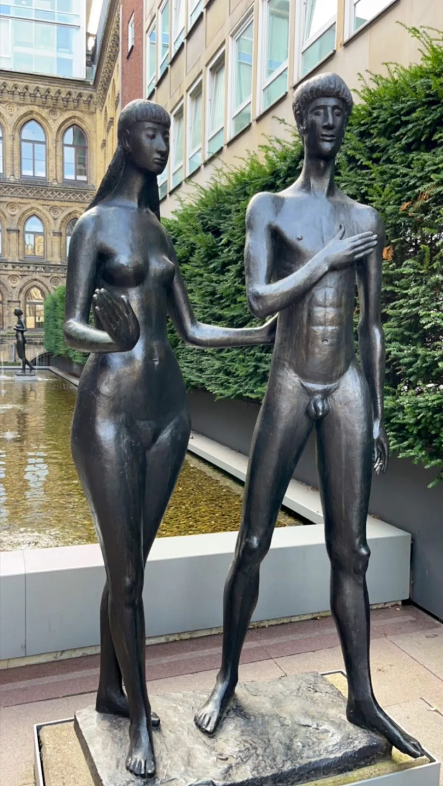 Современная скульптура в Саду скульптур Бременской ратуши