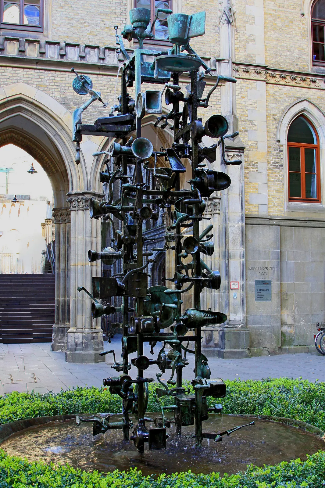 Современная скульптура в Саду скульптур Бременской ратуши