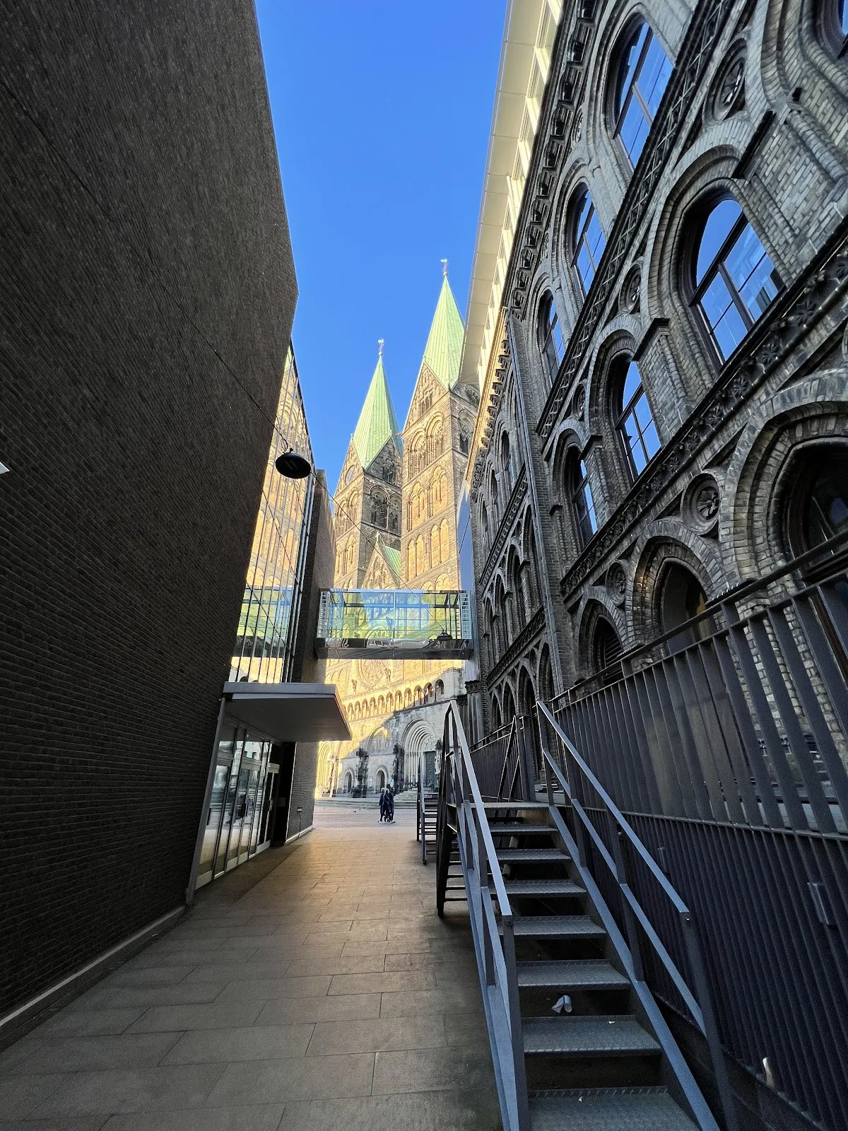 Современная скульптура в Саду скульптур Бременской ратуши