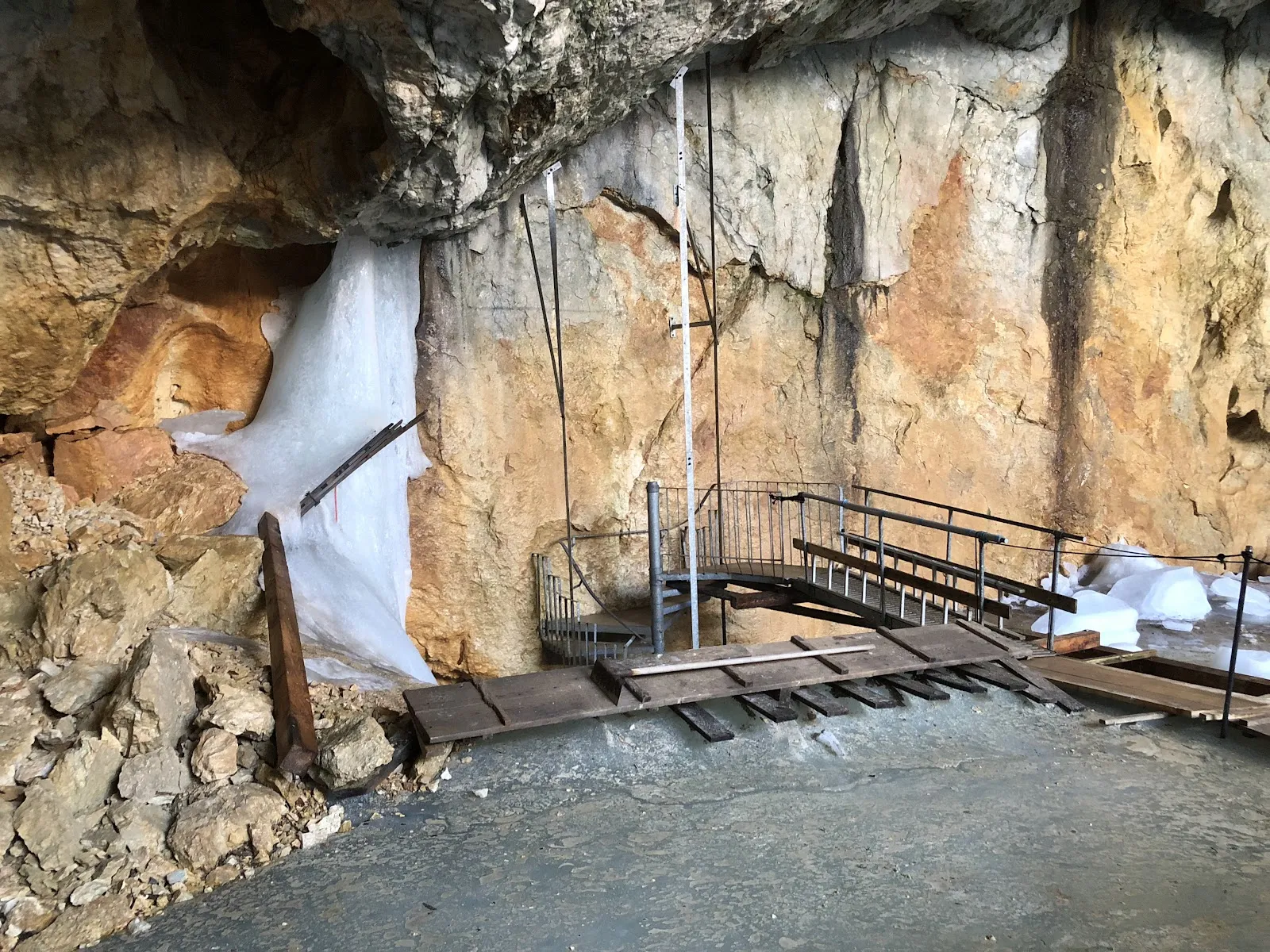 Шеленбергская ледяная пещера