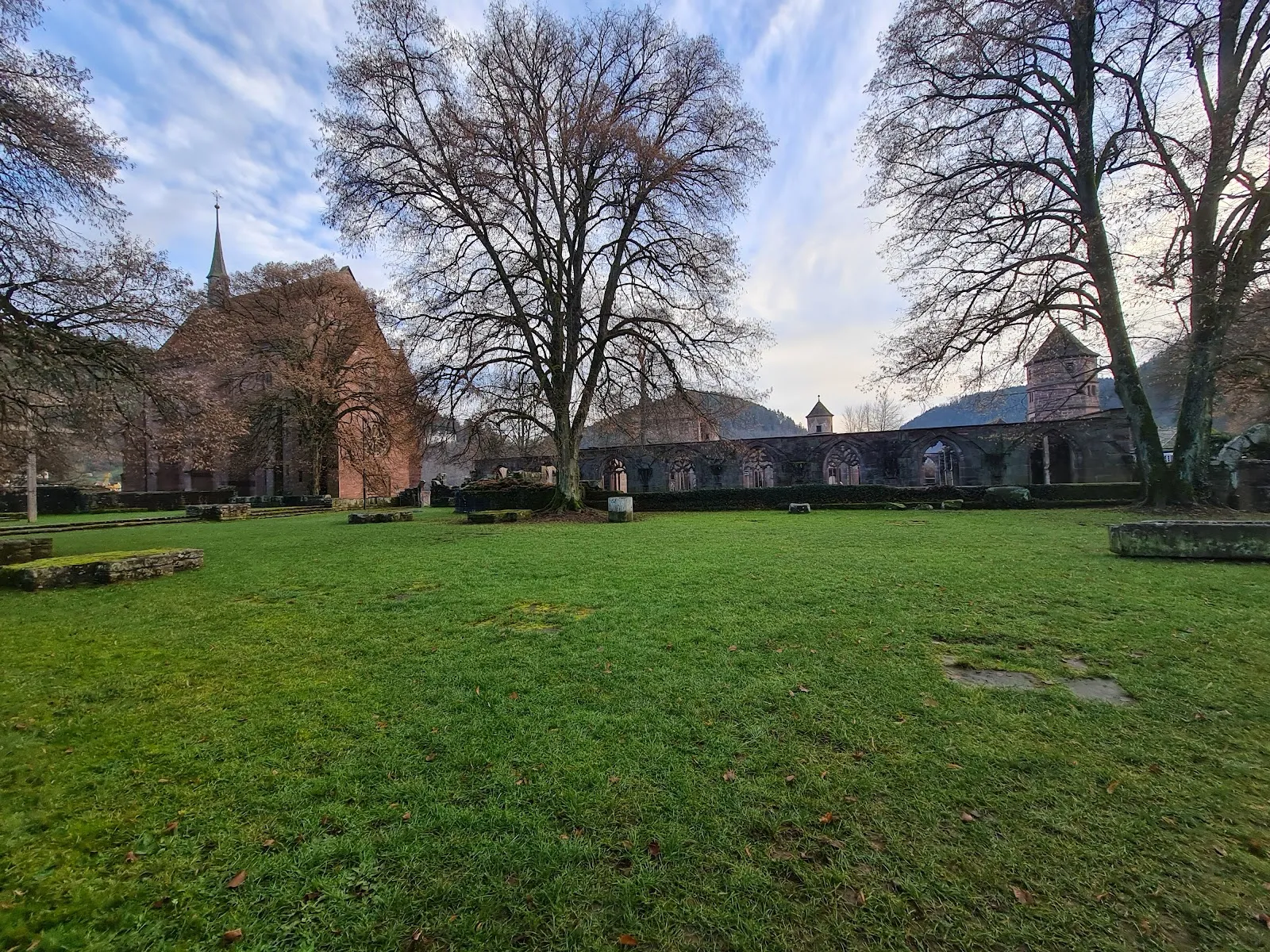 Охотничий замок Хирзау, вид снаружи