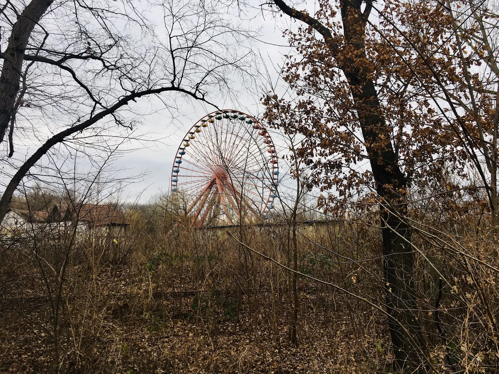 Заброшенные аттракционы в парке Шпреепарк, Берлин