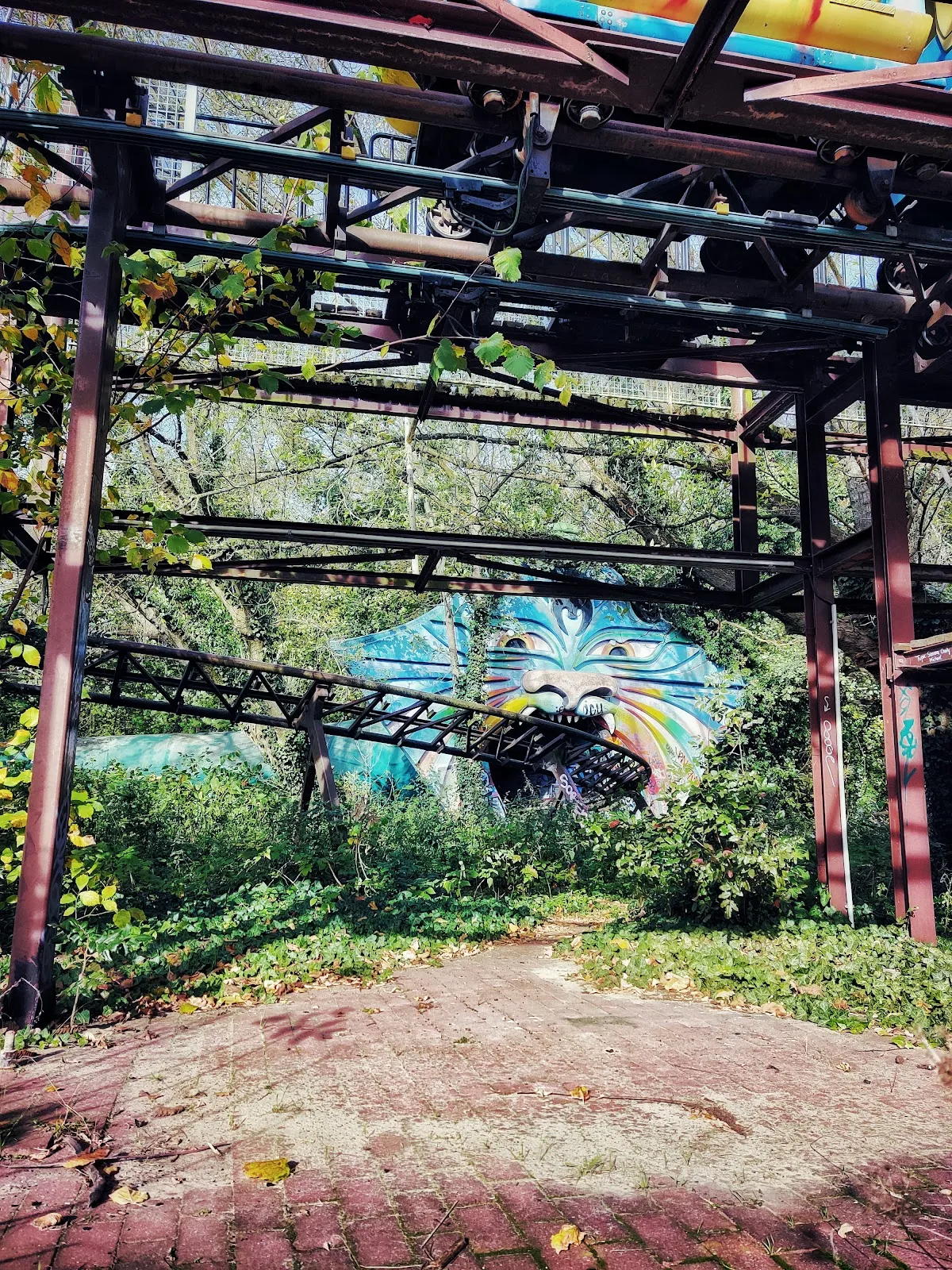 Заброшенные аттракционы в парке Шпреепарк, Берлин