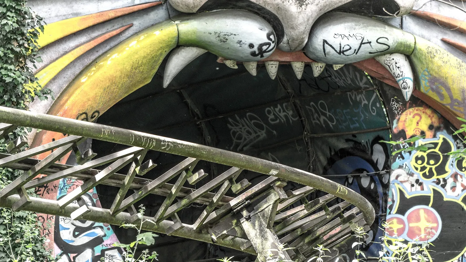 Заброшенные аттракционы в парке Шпреепарк, Берлин