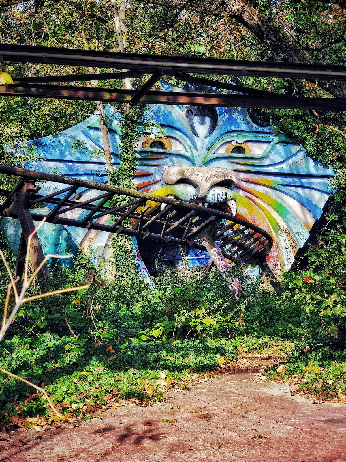 Заброшенные аттракционы в парке Шпреепарк, Берлин