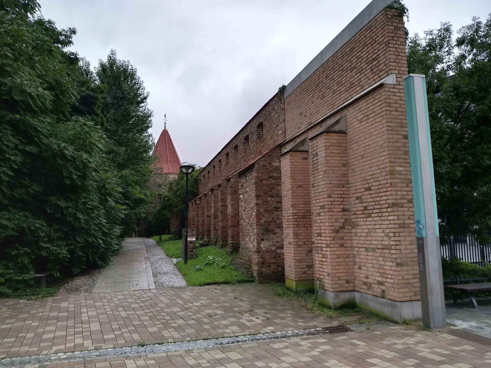 Исторические городские ворота Штайнтор в Ростоке, Германия